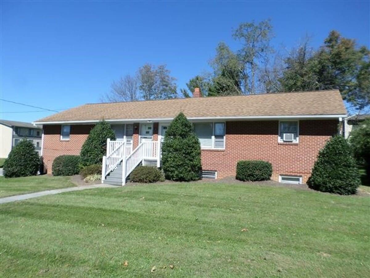 Photo - 208 Broce Dr Unit 2