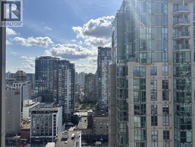 Photo - 1189 Howe St Unit 2306