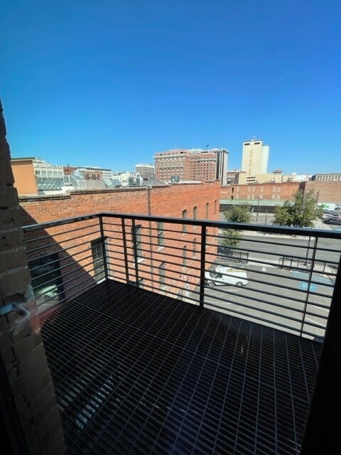 Photo - 1011 W 1st Ave