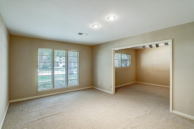 Photo - 5638 Yarwell Dr