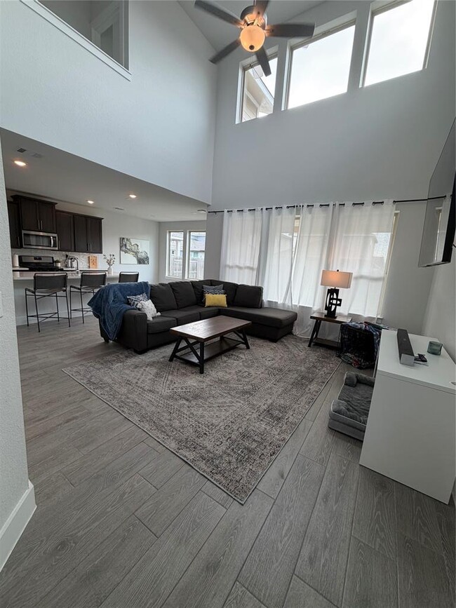 Photo - 8603 Cumbrae Ln