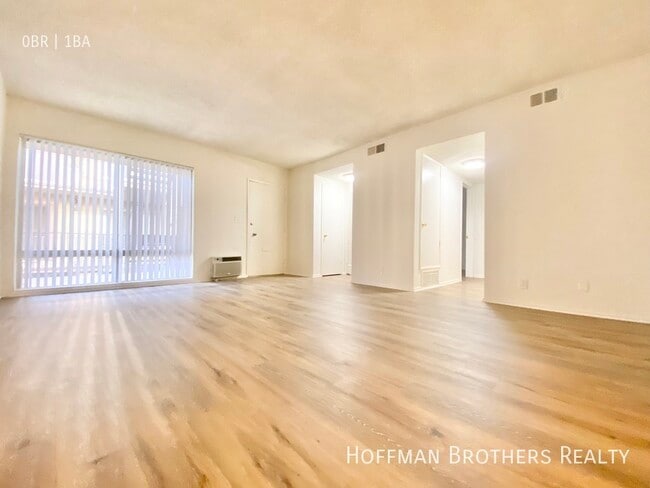 Photo - 1140 N Clark St Unit 207