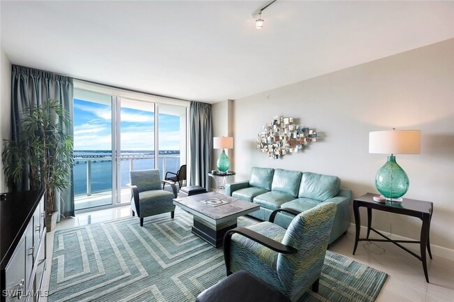 Photo - 3000 Oasis Grand Blvd Unidad 2402