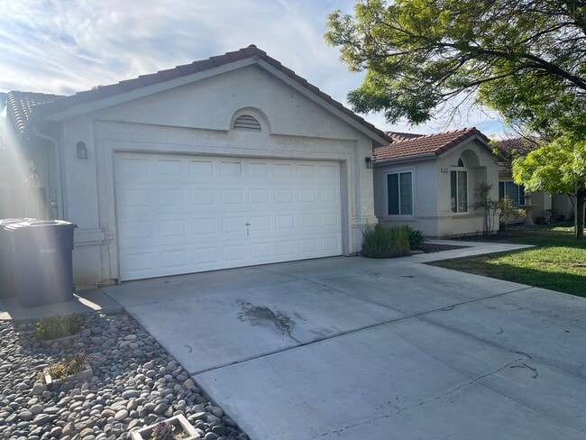 Available Now!! 3-Bedroom, 2-Bathroom Home... - Available Now!! 3-Bedroom, 2-Bathroom Home...