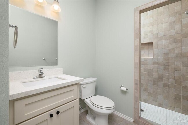 Photo - 14 E Mahl St Unidad 5