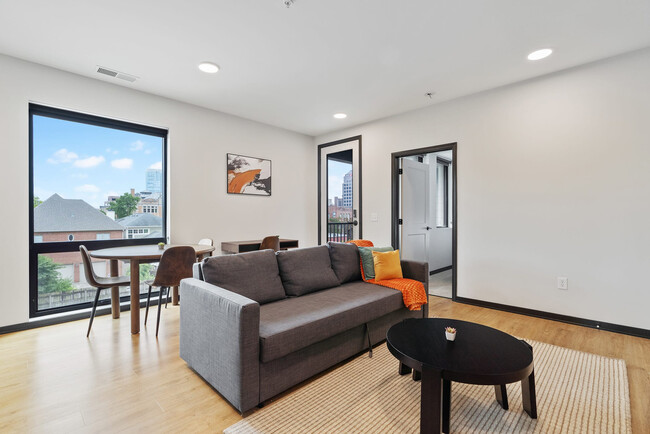 Building Photo - 423 E Michigan St Unit ID1026473P Rental