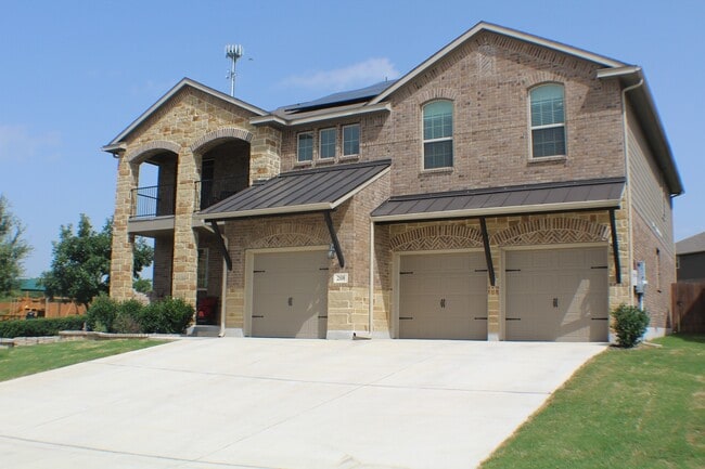 Beautiful spacious rental with fabulous up... - Beautiful spacious rental with fabulous up...