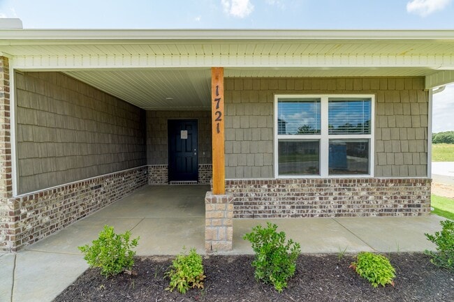 Photo - Large 4 Bedroom Home in great location!