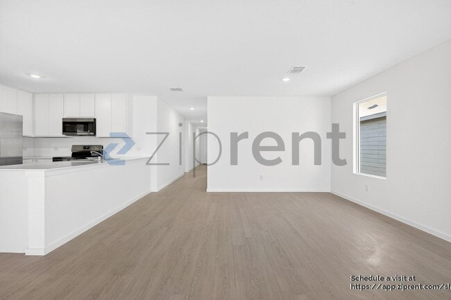 Photo - 528 Waymaker Wy