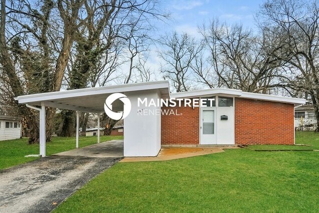 Photo - 3 Bedroom Pet-Friendly Home in St. Louis, ...