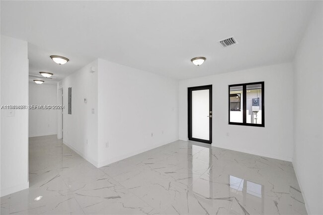 Photo - 673 NW 14th St Unit 1