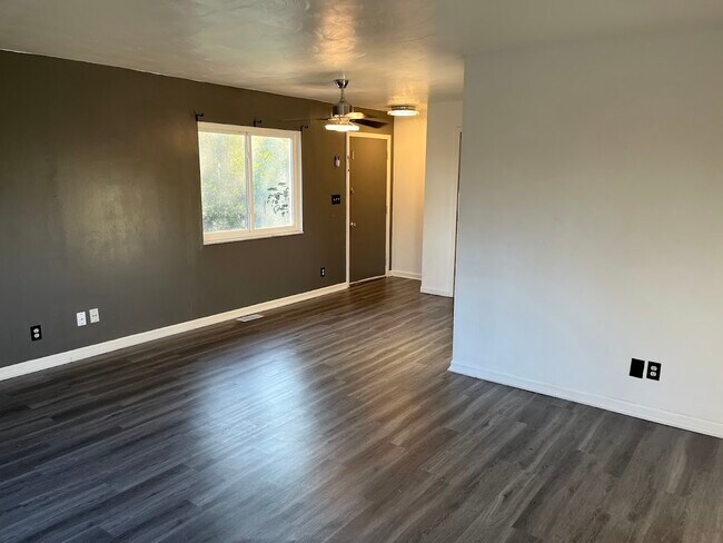912-914 La Tourrette Ct