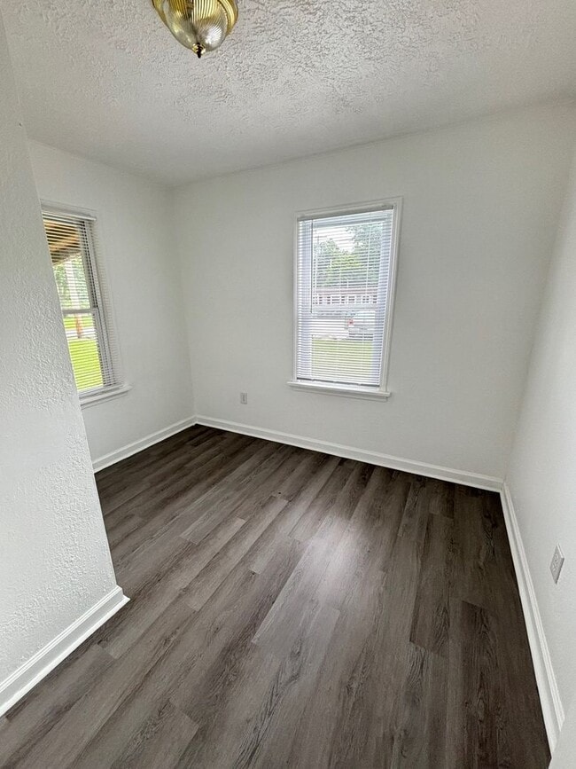 Photo - 418 N High St