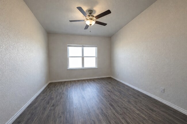 Photo - 3 Bed 2 Bath Jarrell Tx New management