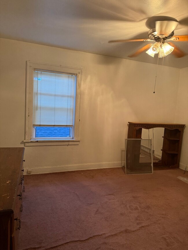 Photo - 3558 Strathavon Rd Unit 2