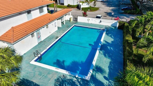 Photo - 2750 Forest Hills Blvd