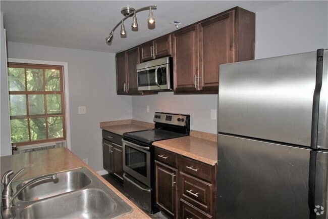 Building Photo - 2054 E Roxboro Rd NE Unit 4 Rental