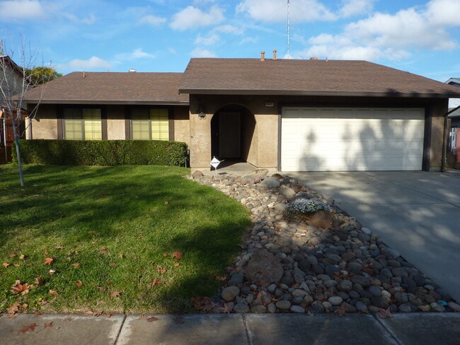 Charming 3-Bedroom Home in Citrus Heights - Charming 3-Bedroom Home in Citrus Heights