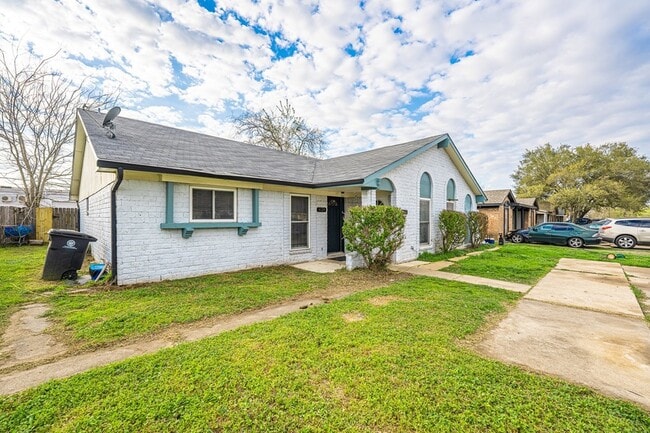 Photo - 8124 Beech Cove Ln