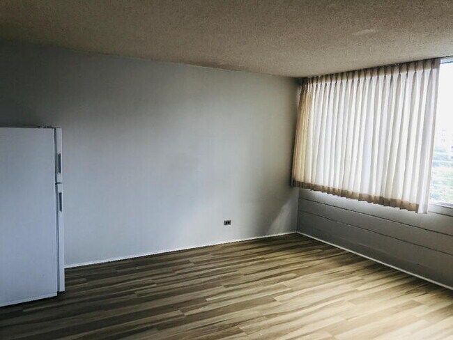 Photo - PUNAHOU GARDENS studio, sec, salt water pool Unit A-713