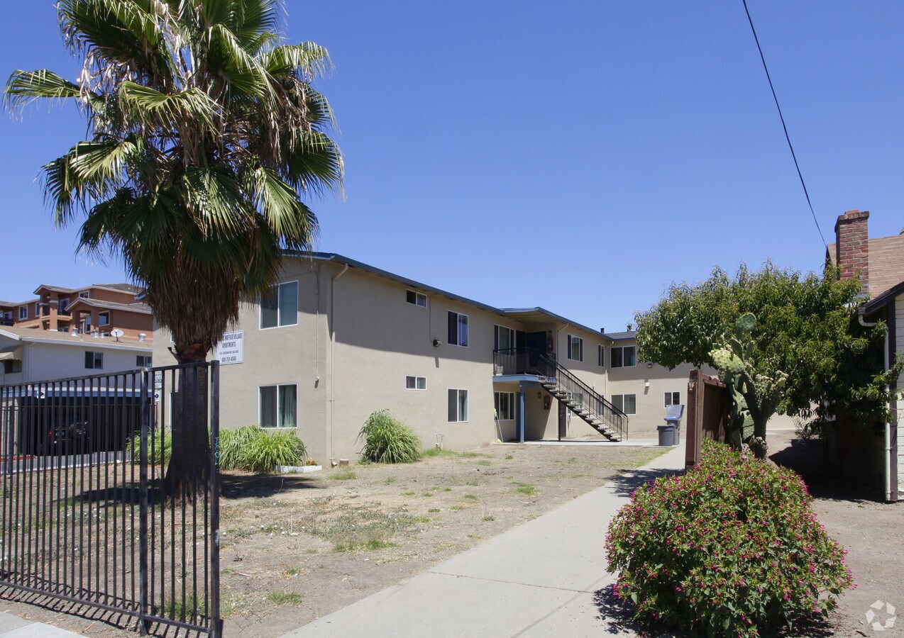 Photo - Boxer's Mayfair Village