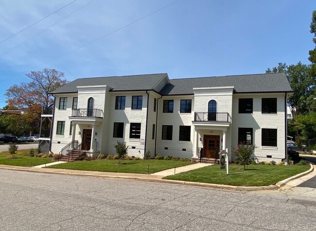 Photo - Luxury Condo in the Village District of Downtown Raleigh - Walking Distance to Shopping + Dining