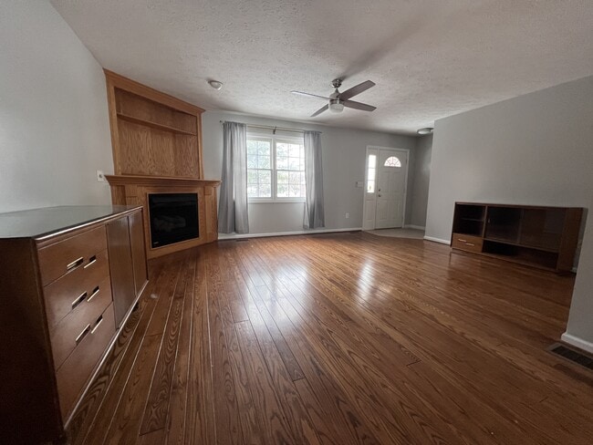 Photo - 160 Meadow Ridge Dr