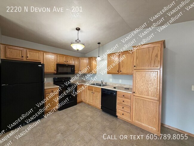 2220 Devon Ave Unidad 201