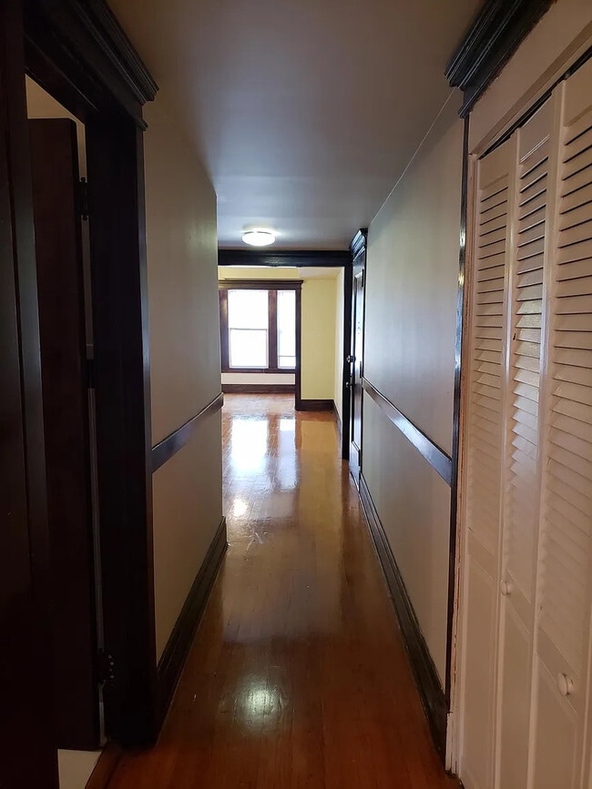 Photo - 5836 N Glenwood Ave Unit 1