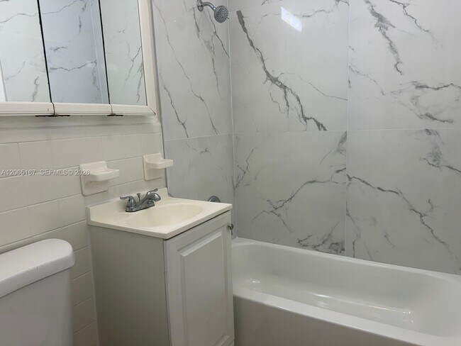 Photo - 1845 Pembroke Rd Unidad 4-27