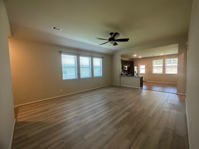 Building Photo - 482 Terra Vis Cir