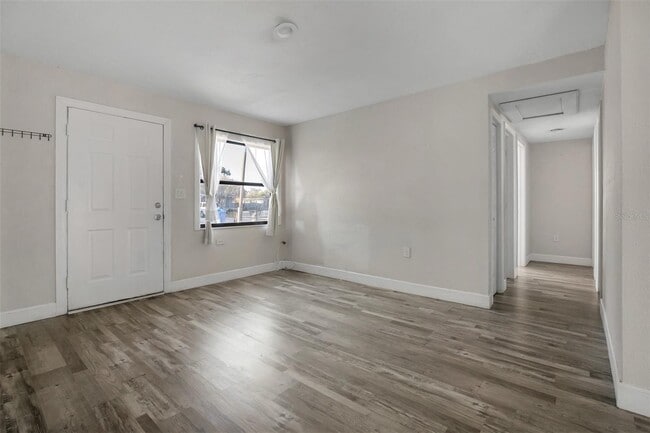 Photo - 147 Melanie Ln