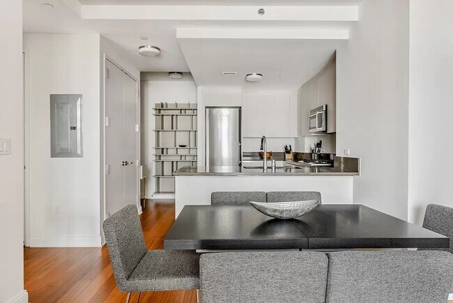 Photo - 57 Reade St Unit 17V