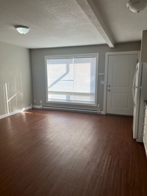 Photo - 9904-9995 Street - St