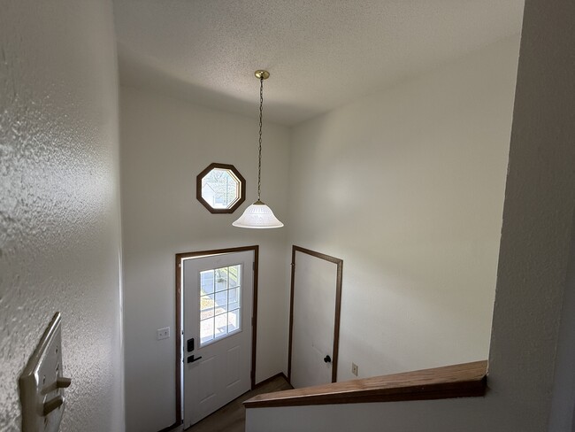 Photo - 1012 Castlewood Dr