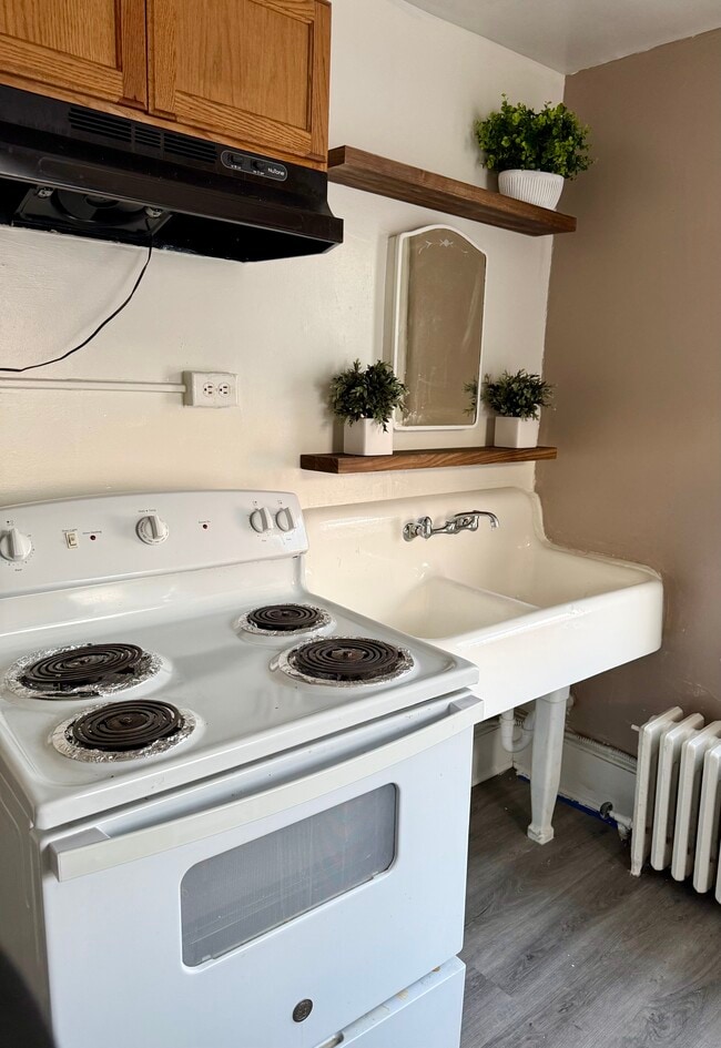 Photo - 93 Fullerton Ave Unit #2