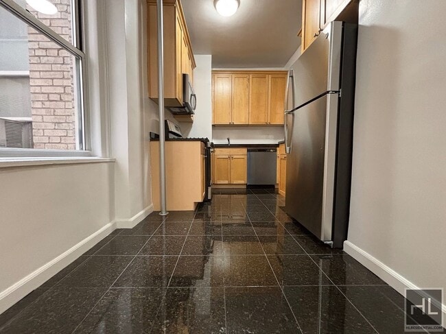 Building Photo - WEST 13 STREET