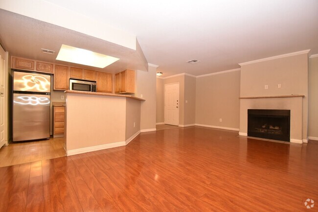 Building Photo - Charming 2 Bedroom, 2 Bath Condo in a Prim... Unit 1047
