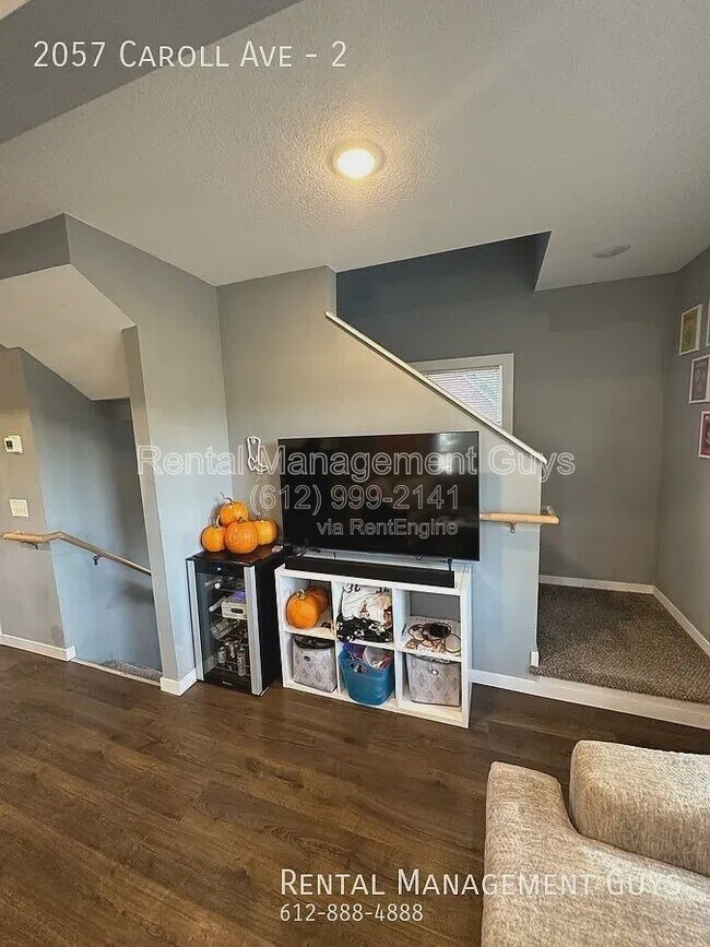 Photo - 2057 Carroll Ave