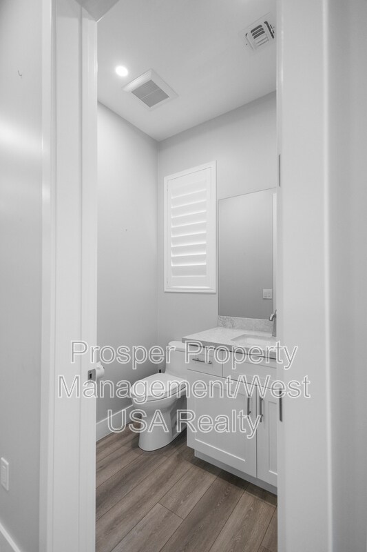 Photo - 611 Wilson St