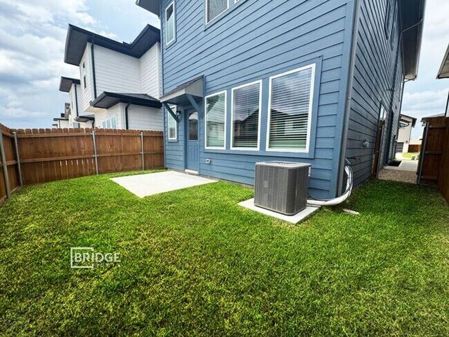 Photo - 33162 Oak Hts Pl