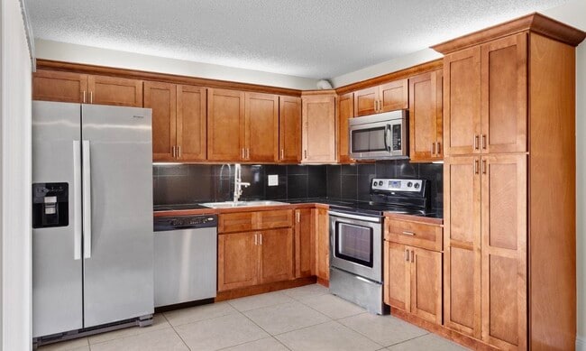 Photo - 1420 Augusta Cir Townhome