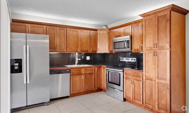 Building Photo - 1420 Augusta Cir Rental