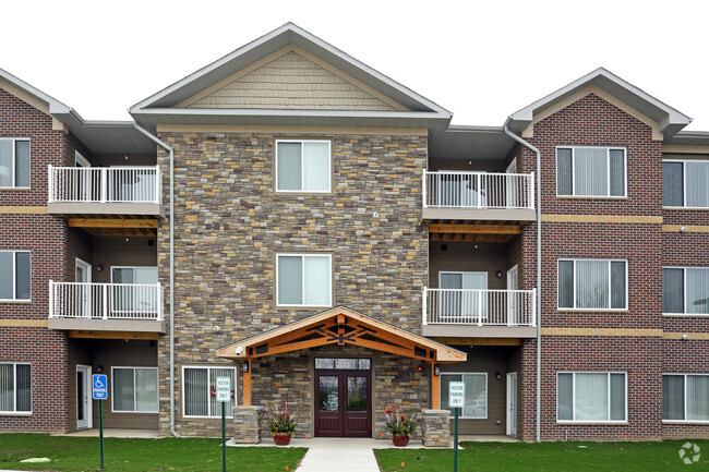 Cedar River Bluffs Apartments For Rent In Cedar Rapids, IA | ForRent.com