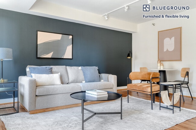 Photo - 4001 9th St N Unidad FL9-ID503