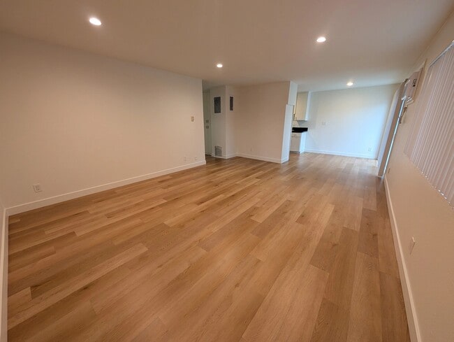 Photo - 3900 1st St Unidad 8