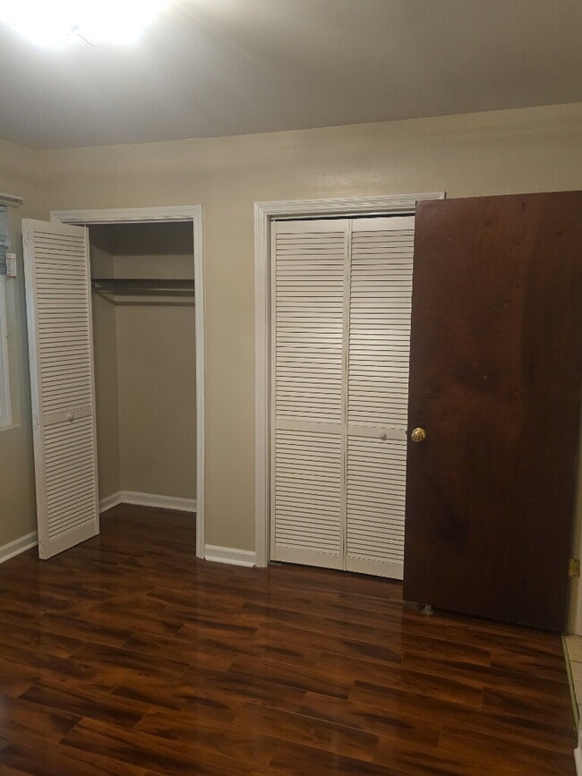 Photo - "Charming 2-Bed Townhouse Retreat on Fleming Road – Spacious Comfort in Charleston!" Unidad B