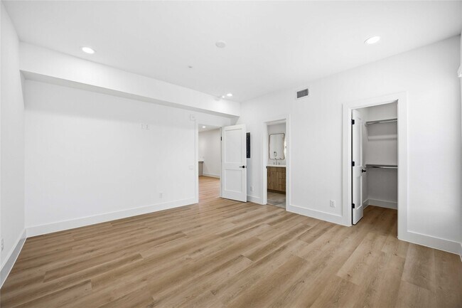 Photo - 5406 San Jose St Unit B2