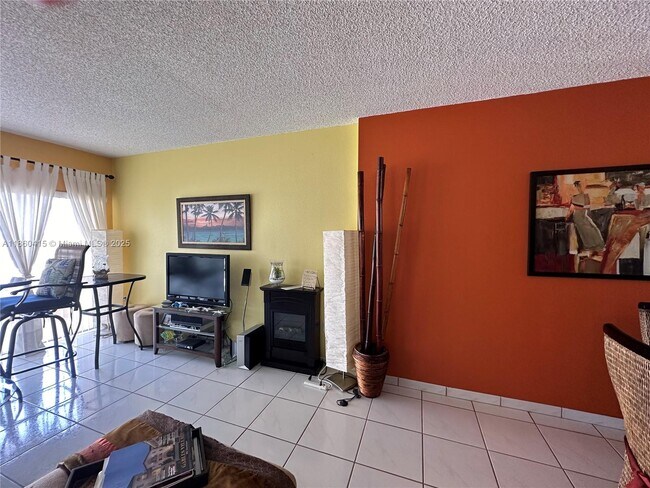 Photo - 1950 S Ocean Dr Unidad 4B