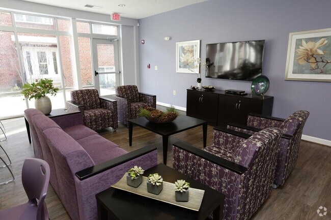 Casa club - The Larkspur